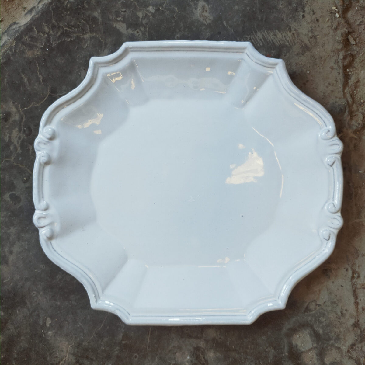 F 002 001 000