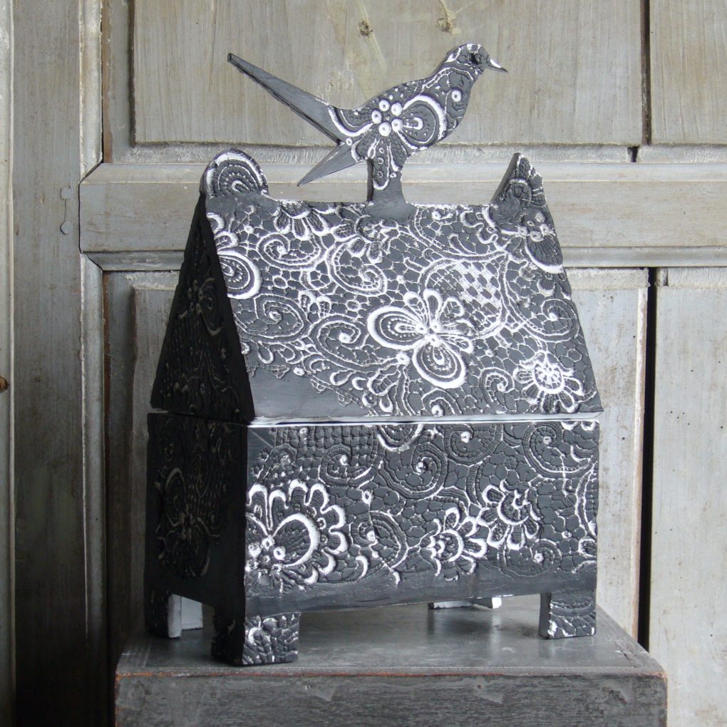 boîte merle-oiseau impression dentelle Chinon émail blanc désémaillé gris fonçé ciré